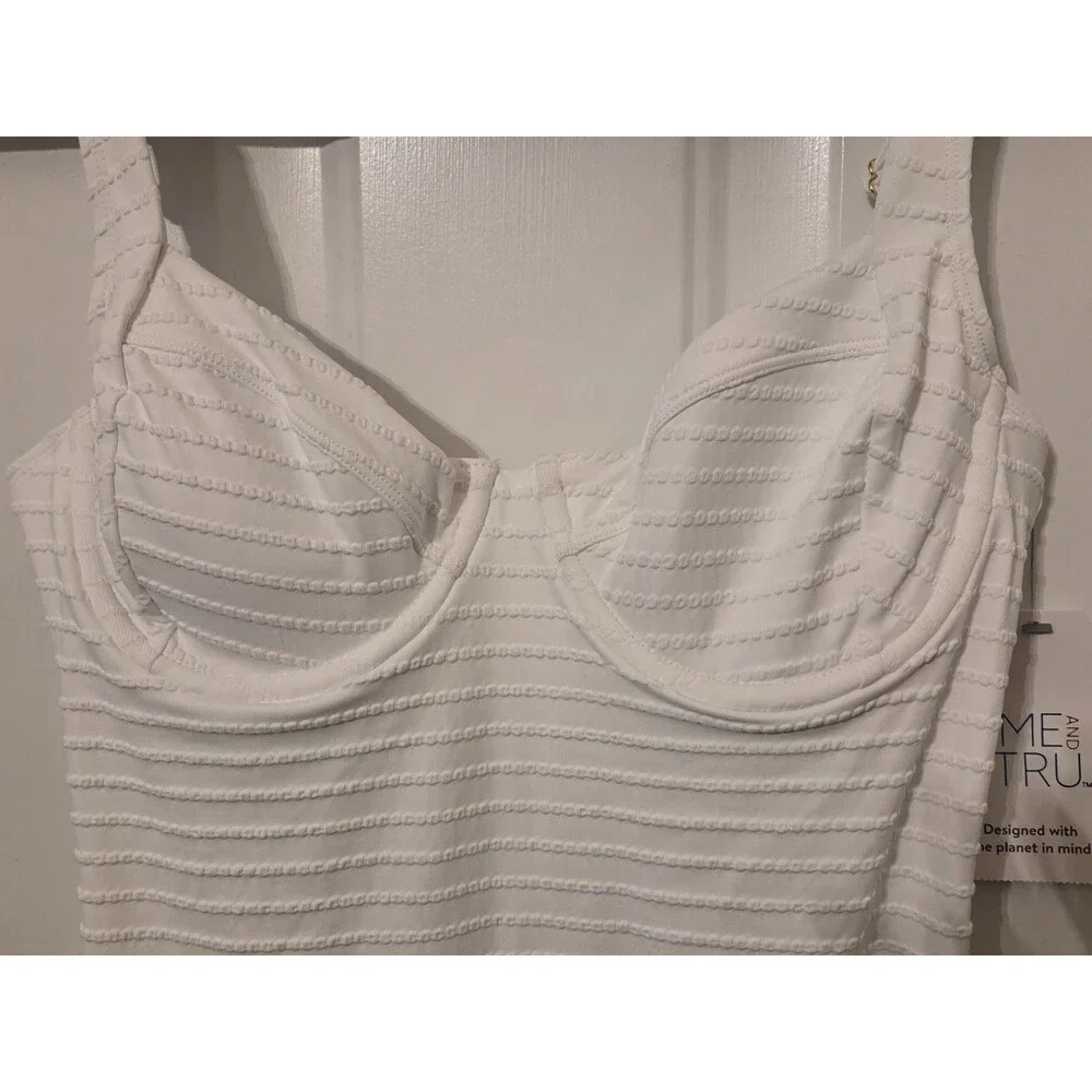 Time & Tru Women's Textured Stripe Underwire Swimsuit - Size M 8/10